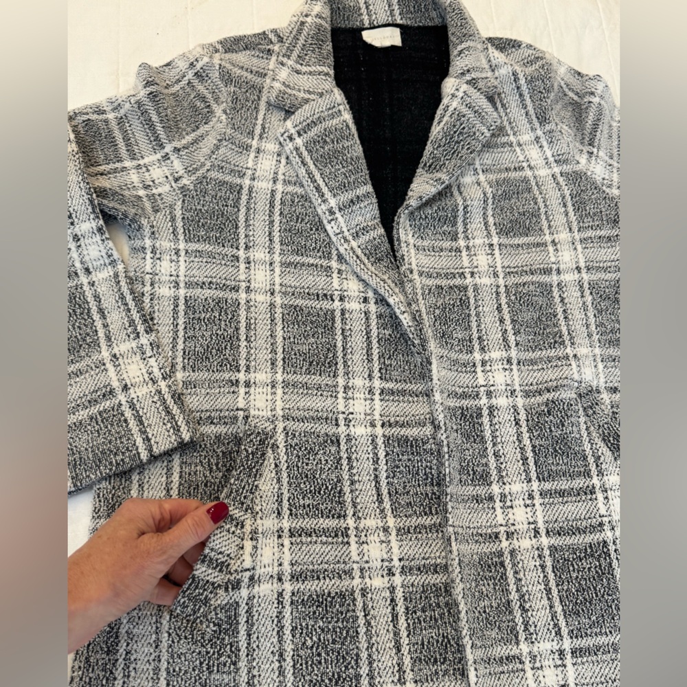 MELLODAY Black and White Plaid Open Front, lightweight layer. Women’s Size Large